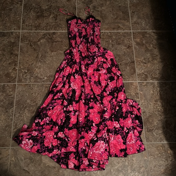 GORGEOUS Betsey Johnson Floral Maxi Dress - Picture 3 of 9